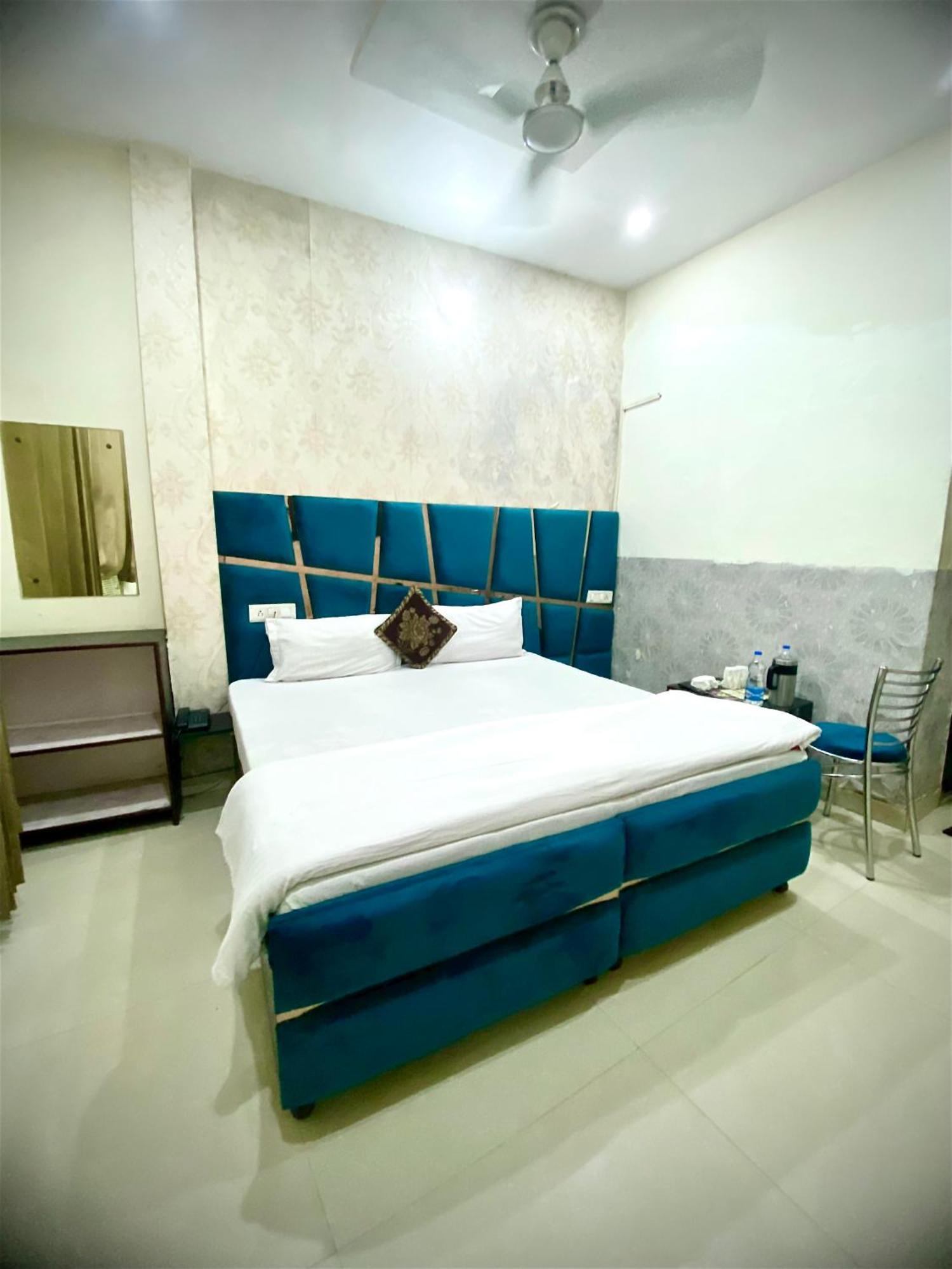 Swaran House Hotel Amritszár Kültér fotó